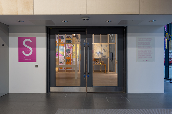 Large-scale graphics